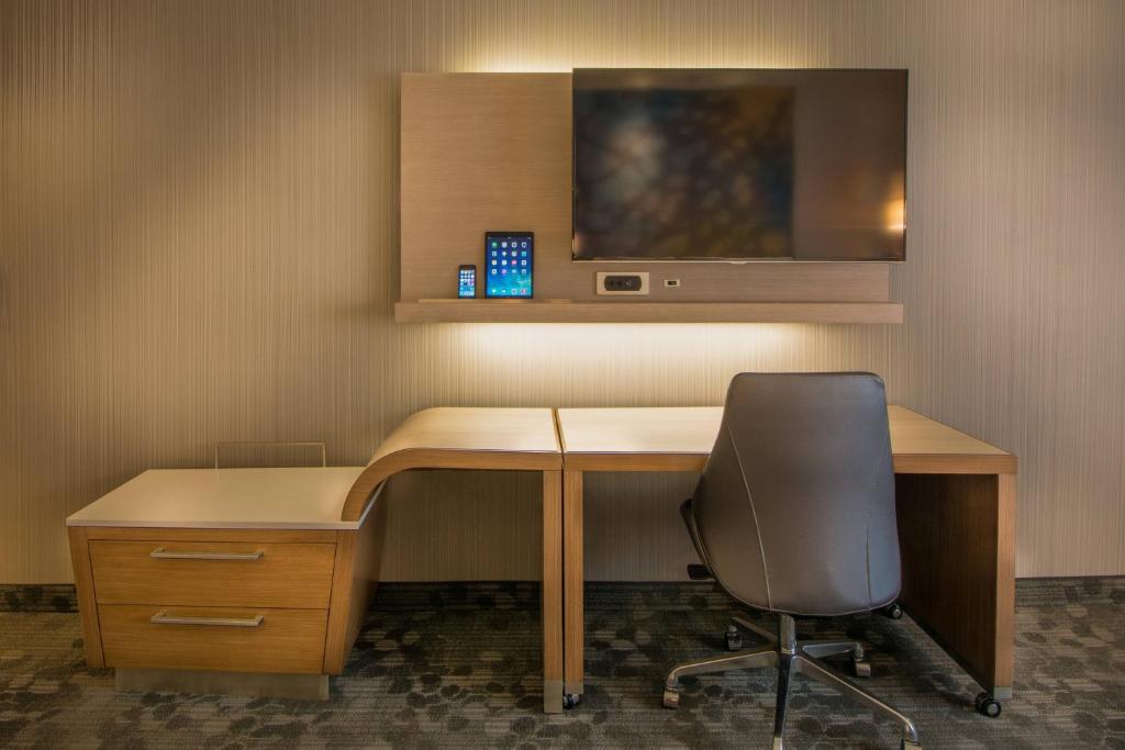 Courtyard by Marriott Winnipeg Airport - Resim 8