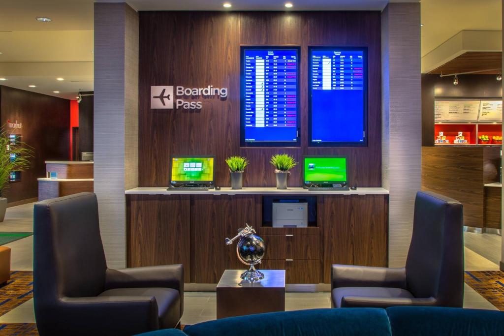 Courtyard by Marriott Winnipeg Airport - Resim 18