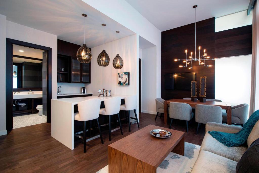 Courtyard by Marriott Calgary South - Resim 21