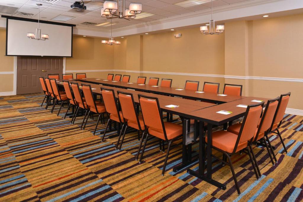 Konferenční prostory v ubytování Fairfield Inn & Suites by Marriott Albany Downtown