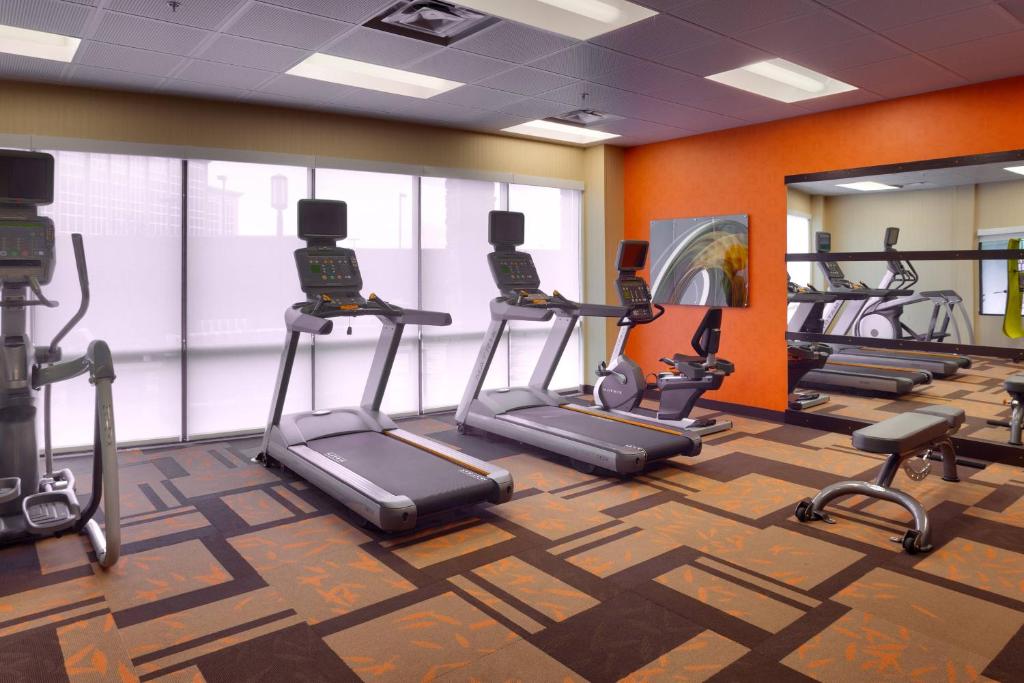 Fitness centrum a/nebo fitness zařízení v ubytování Courtyard by Marriott Lehi at Thanksgiving Point