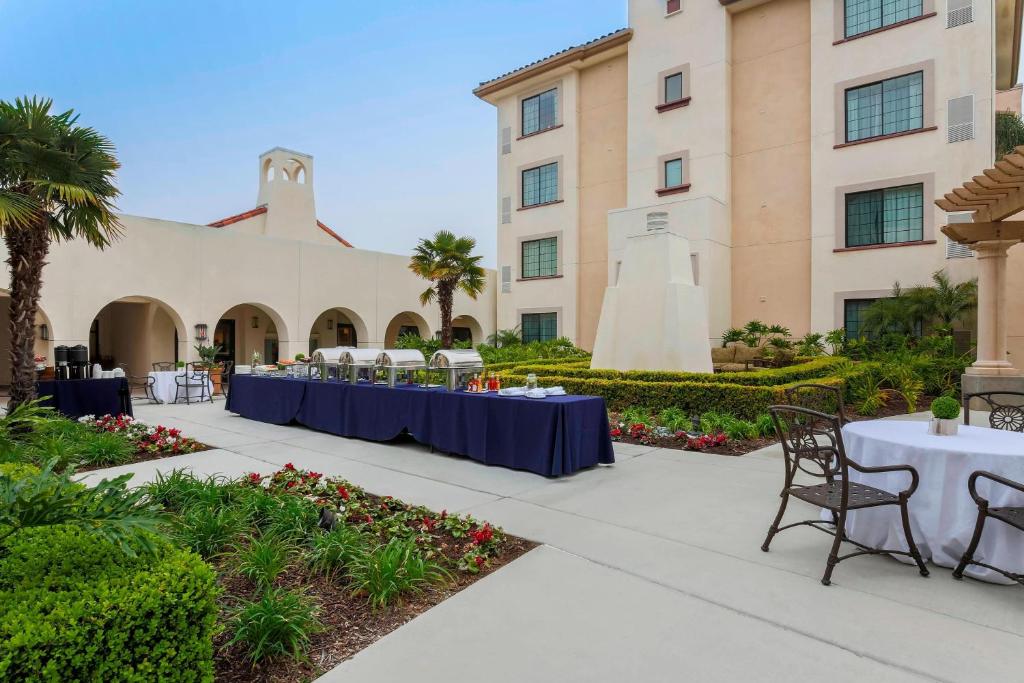 Courtyard San Diego Airport/Liberty Station photo