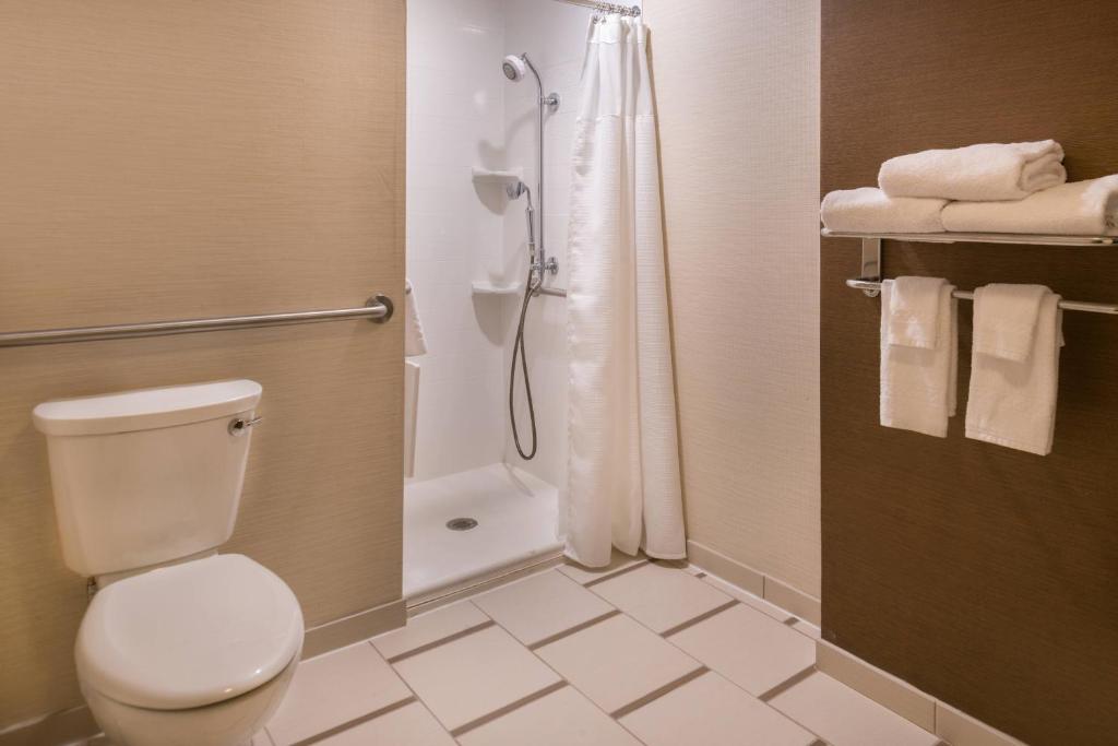 Fairfield Inn & Suites by Marriott Olean - King Suite
