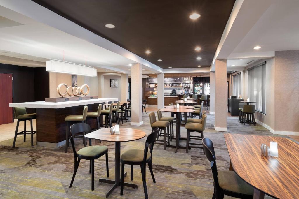 Restaurace v ubytování Courtyard by Marriott Princeton