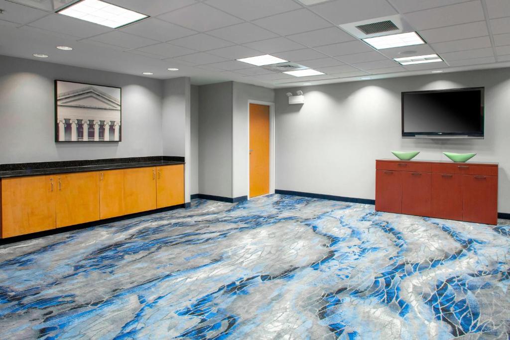 Fairfield Inn and Suites by Marriott Gadsden photo