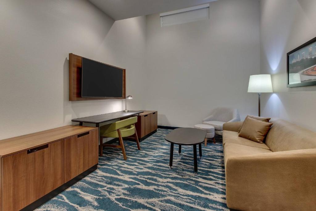 Fairfield Inn & Suites by Marriott Birmingham Downtown photo