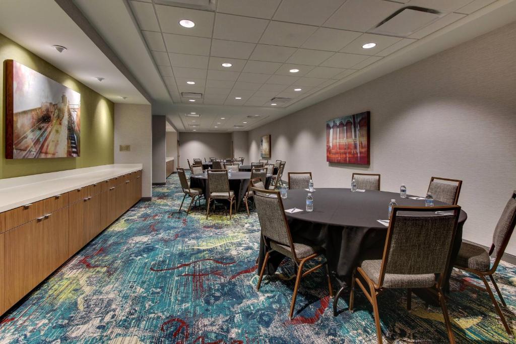 Fairfield Inn & Suites by Marriott Birmingham Downtown photo