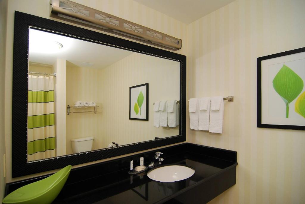 Fairfield Inn & Suites Tehachapi - Queen Studio