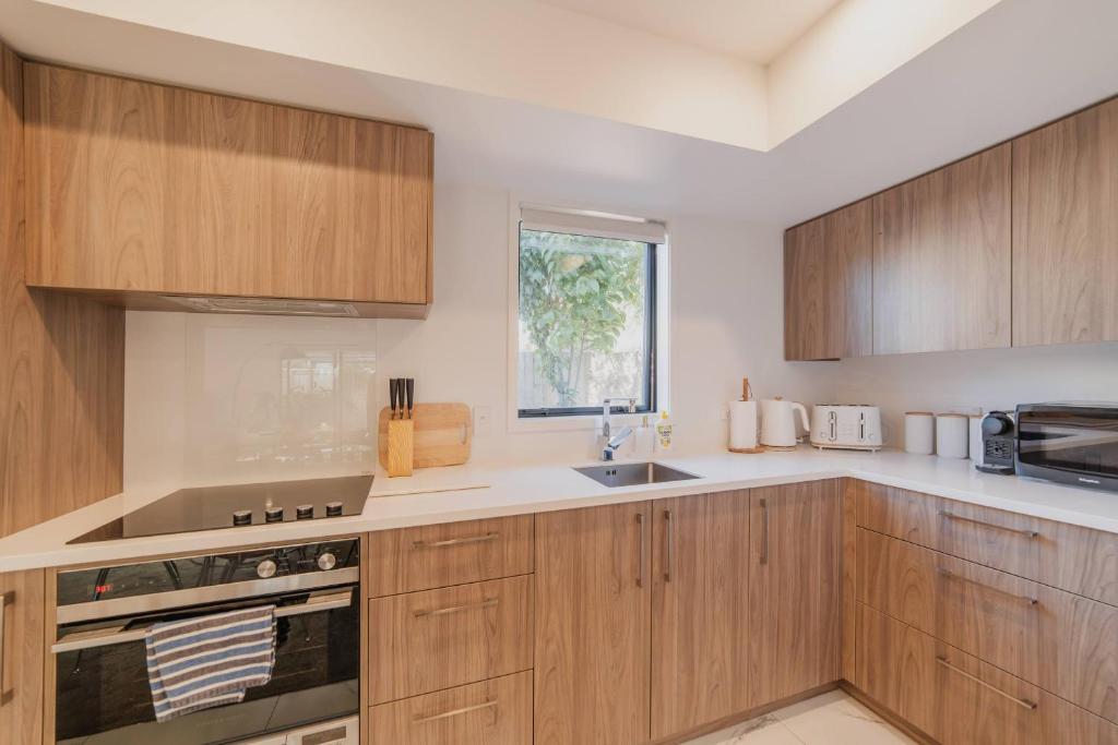 Designer 2BR Flat - Outdoor Sitting & Cozy Ambiance - Resim 25