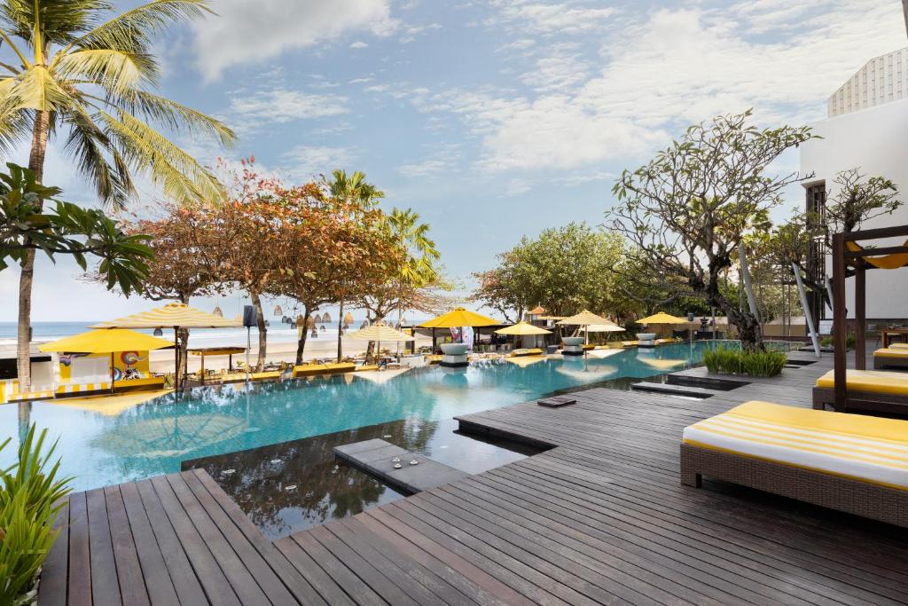 Bazén v ubytování Grand Seminyak Lifestyle Boutique Bali Resort nebo v jeho okolí