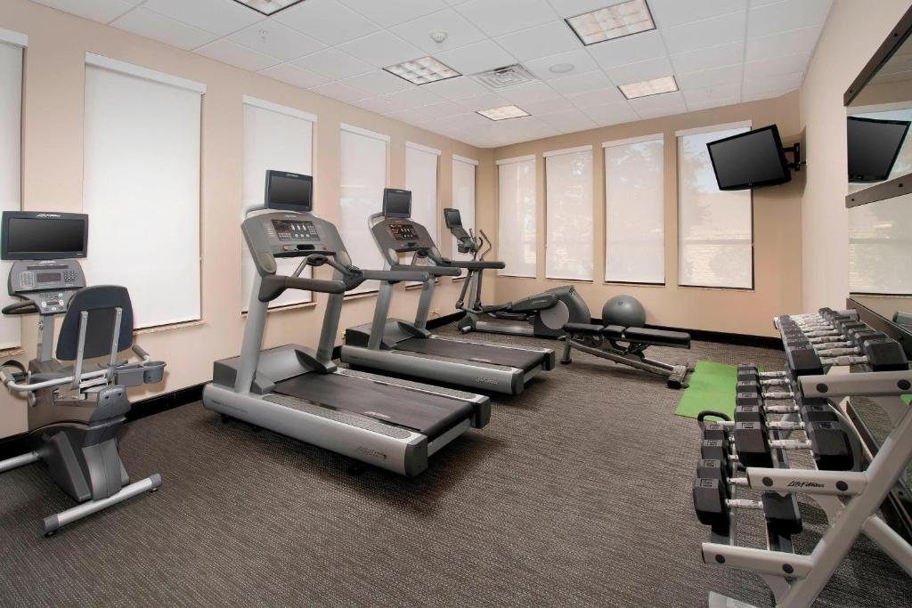 Fitness centrum a/nebo fitness zařízení v ubytování Courtyard by Marriott Tyler