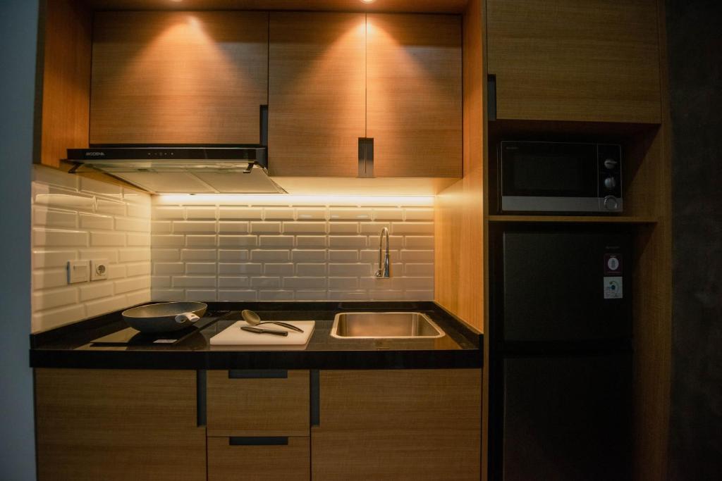 Kuchyň nebo kuchyňský kout v ubytování Sandat Hotel Legian
