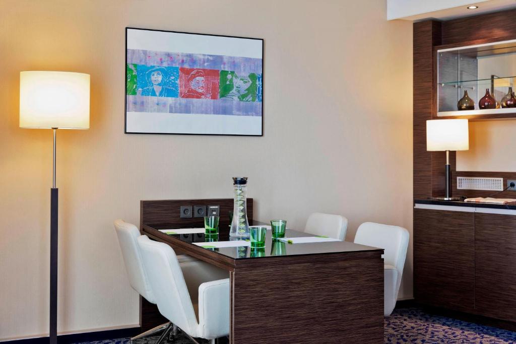 Η κουζίνα ή μικρή κουζίνα στο Courtyard by Marriott Vienna Prater/Messe