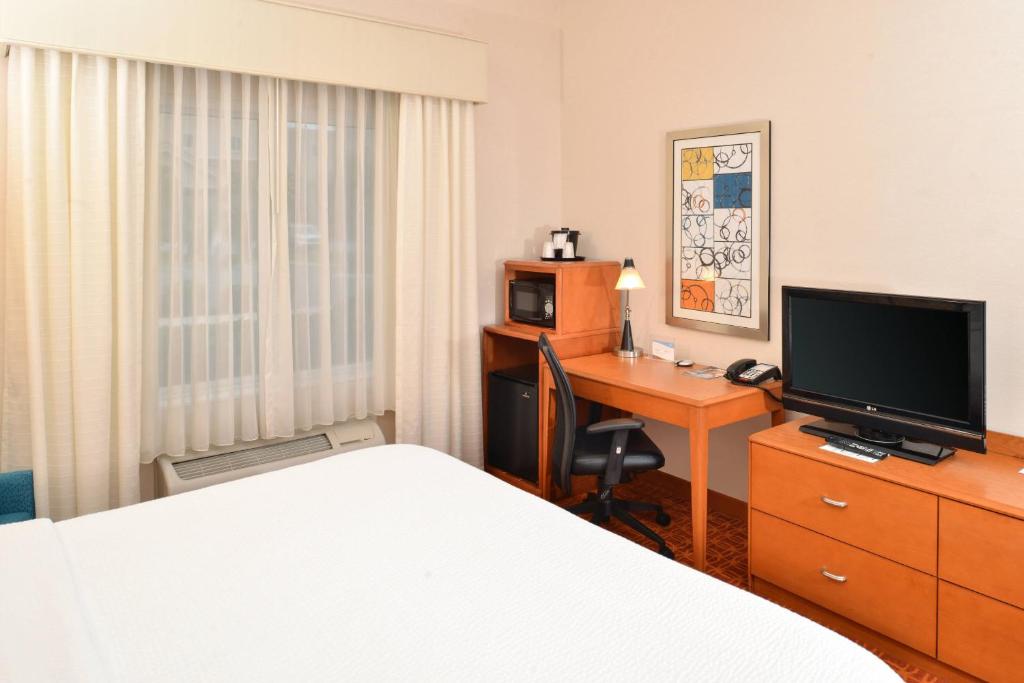 Fairfield Inn & Suites Kingsland - King Kamer Met Bad - Toegang Voor Mobiliteit