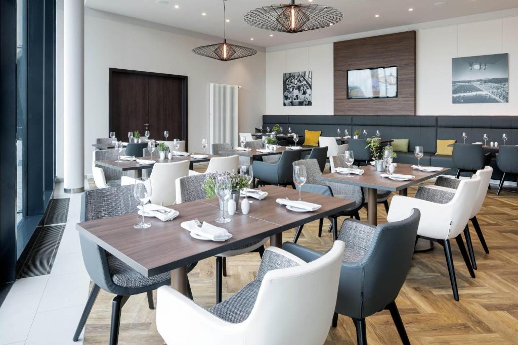 Restaurace v ubytování Courtyard by Marriott Wolfsburg