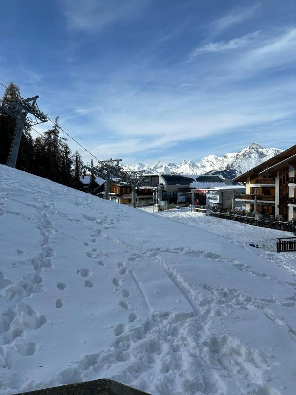 Ski-in Ski-out 4, mountain view - Resim 6