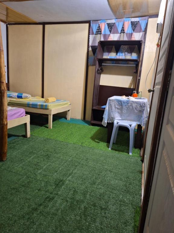 Fotografie z fotogalerie ubytování Barkada Aircon Room v destinaci Liloan