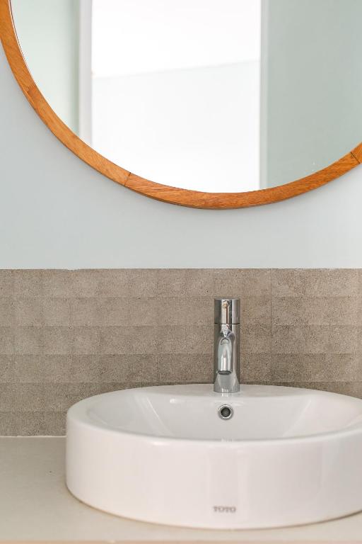 Coco & Pineapple Pants Hostel - 12