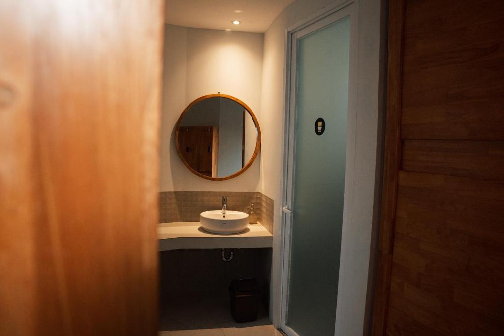 Coco & Pineapple Pants Hostel - 7