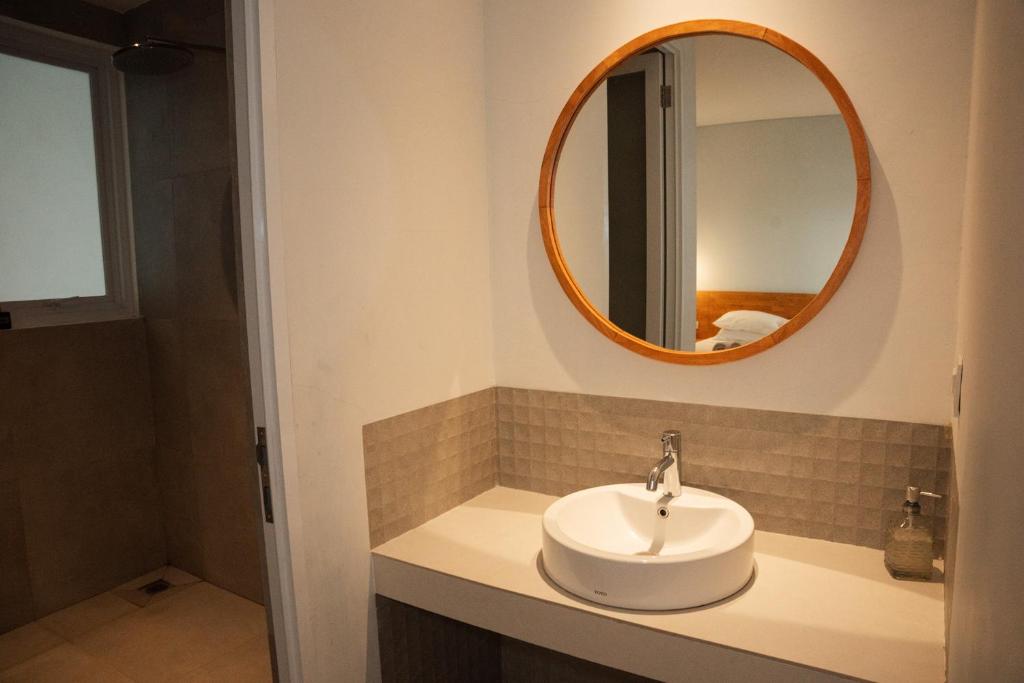 Coco & Pineapple Pants Hostel - 8