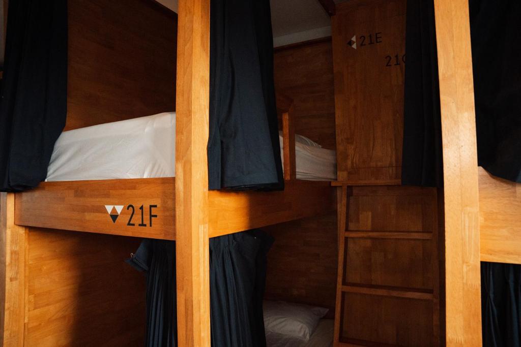 Coco & Pineapple Pants Hostel - 18