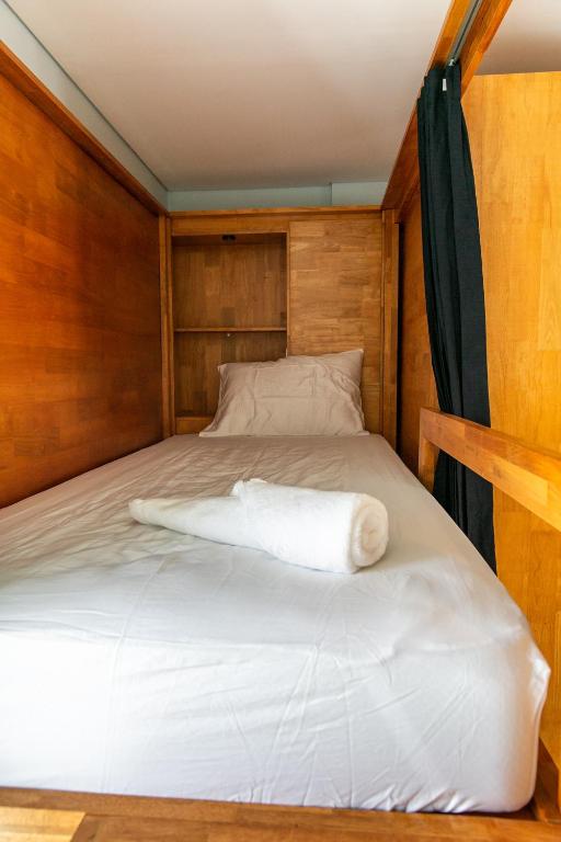 Coco & Pineapple Pants Hostel - 19