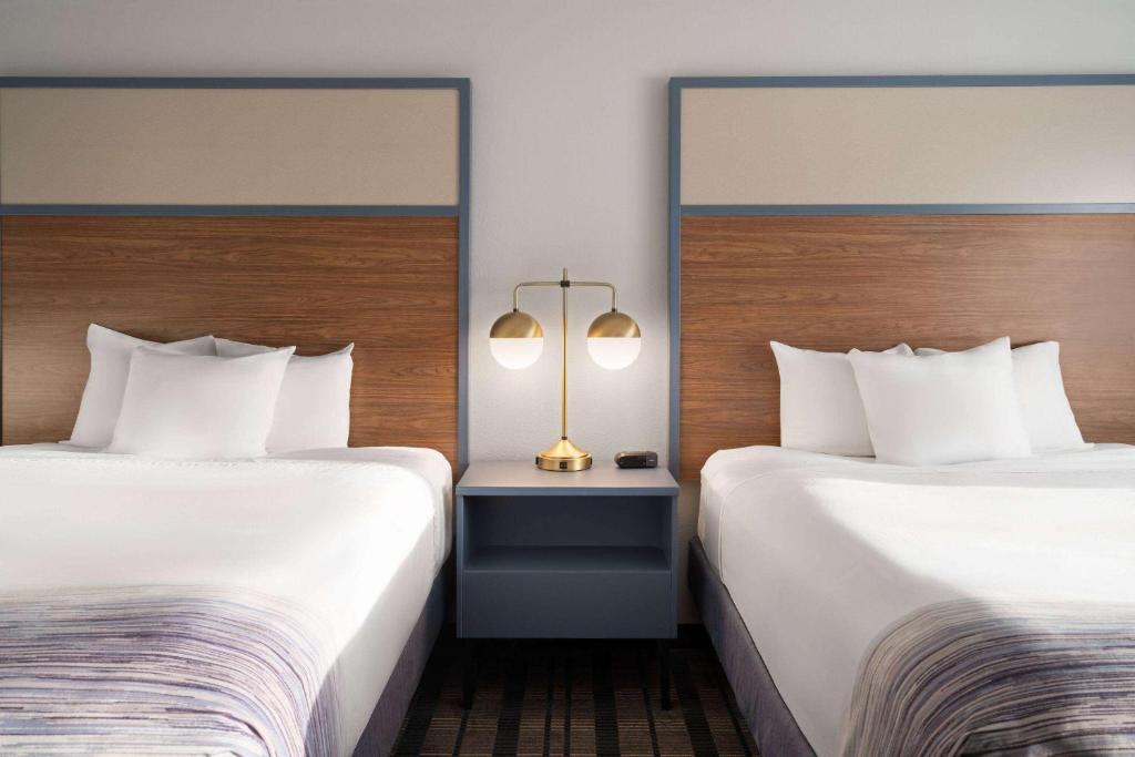 AmericInn by Wyndham Beaver Dam - Queen Room With Two Queen Beds - Non-Smoking