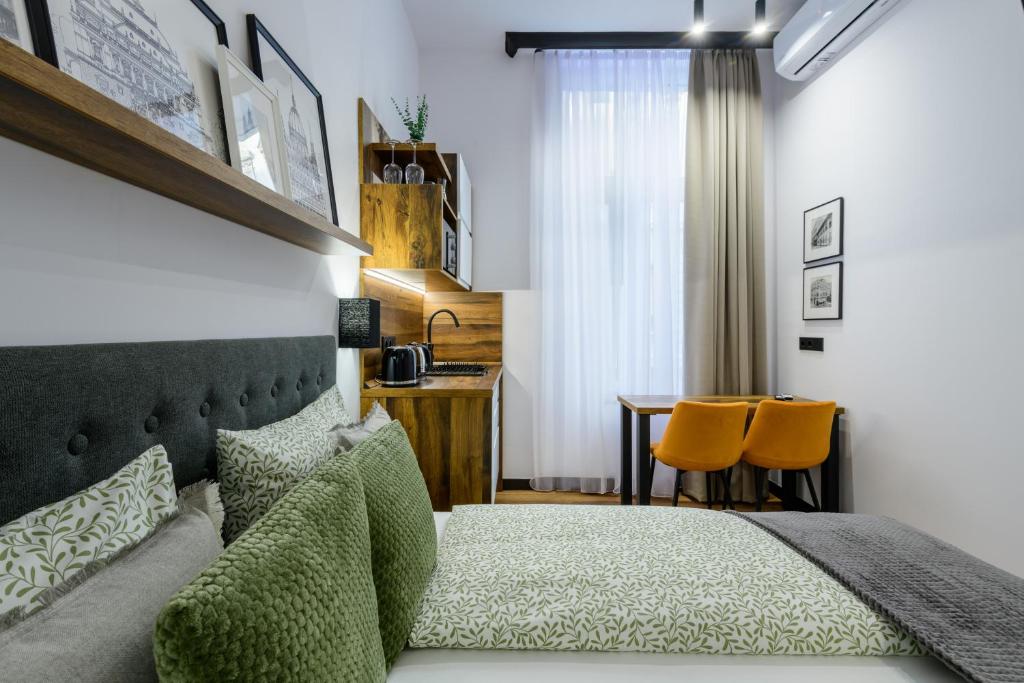 Budapest Holidays Vibes - Resim 6