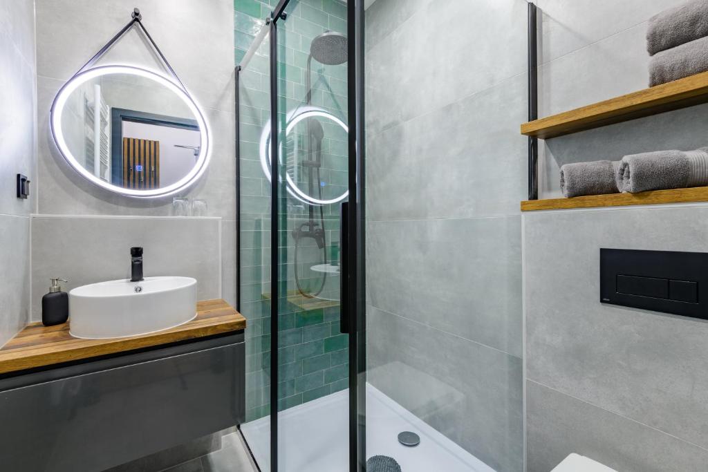 Budapest Holidays Vibes - Resim 3