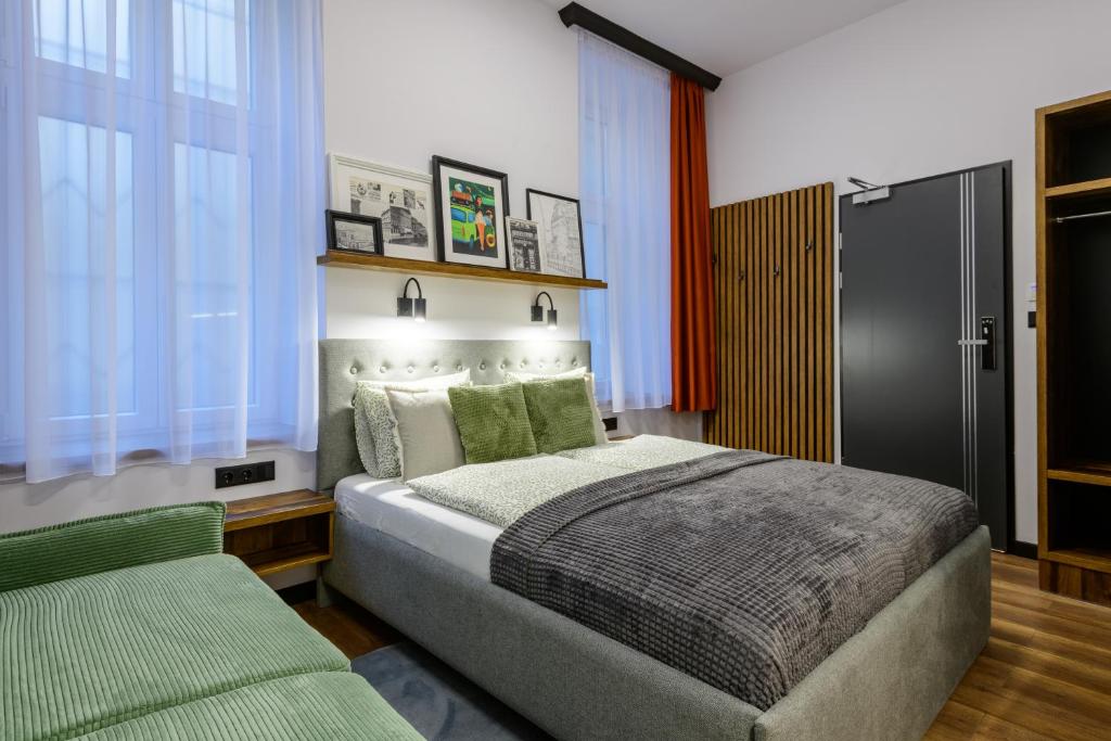 Budapest Holidays Vibes - Resim 2