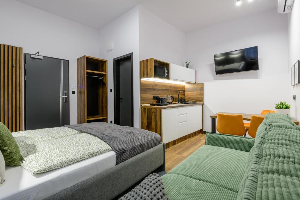 Budapest Holidays Vibes - Resim 32