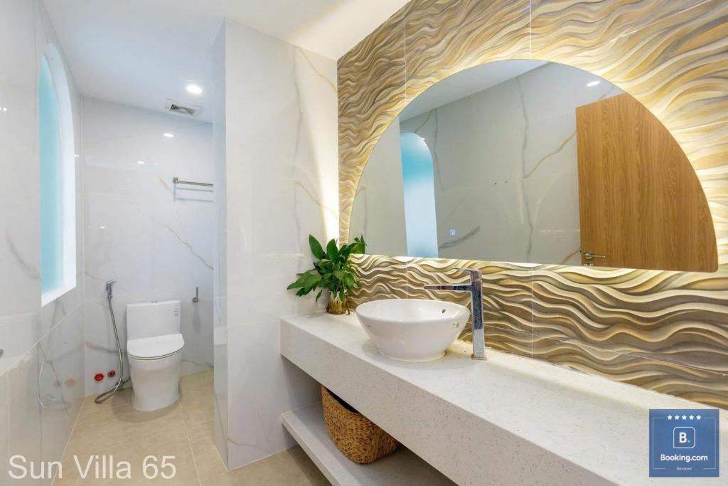Koupelna v ubytování Sun Villa 65 - View Biển Trực Diện