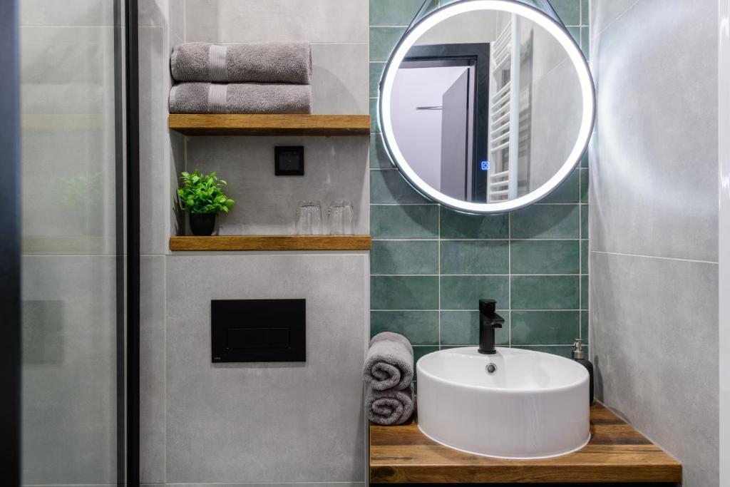 Budapest Holidays Vibes - Resim 38