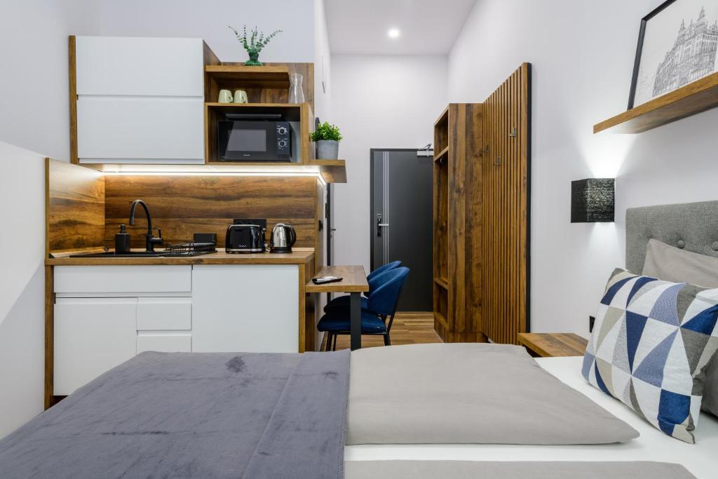 Budapest Holidays Vibes - Resim 4