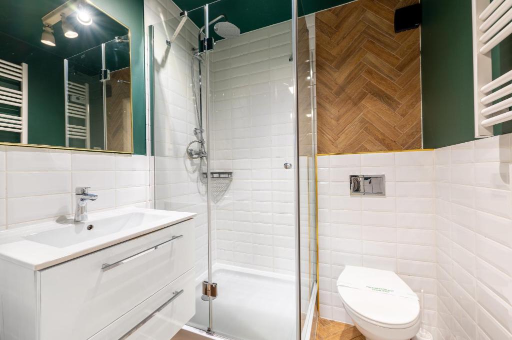 Łazienka w obiekcie 7apartments przy Termach Cieplickich