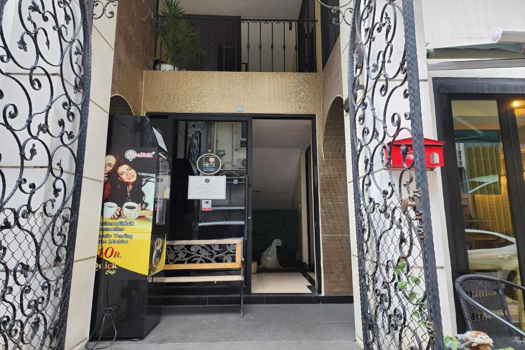 BnB98 Silom Hotel - Resim 13