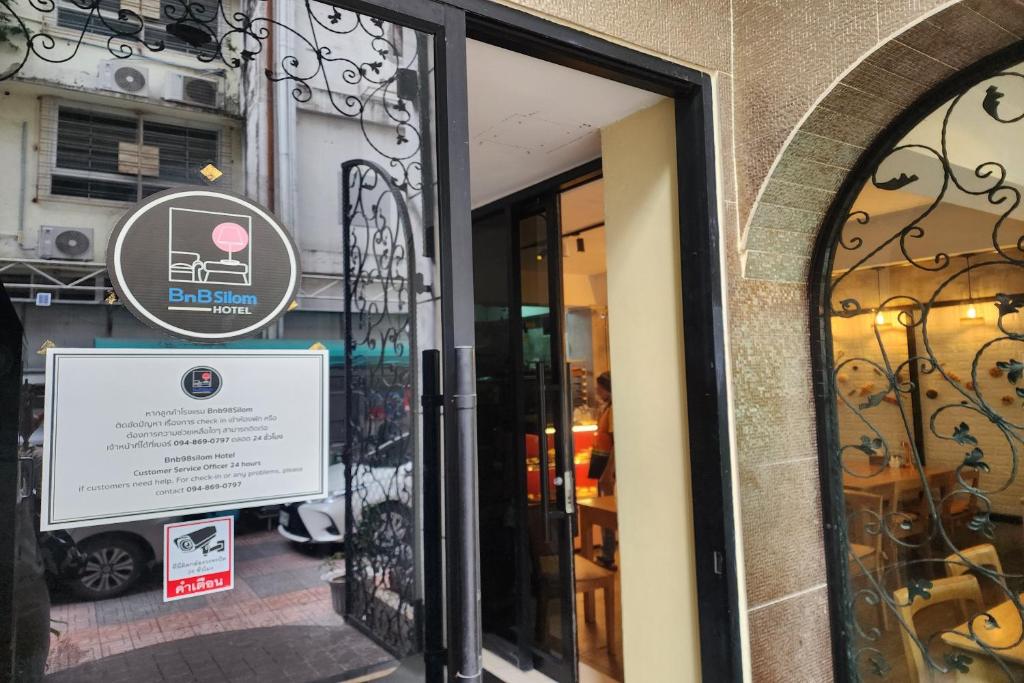 BnB98 Silom Hotel - Resim 14