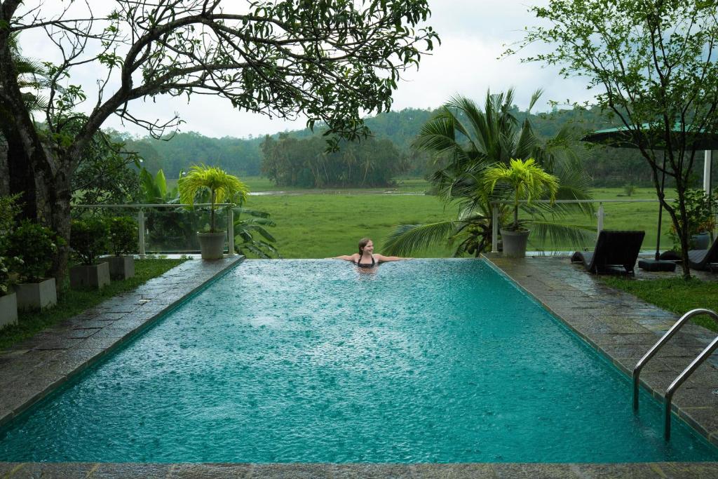 La alberca dentro o cerca de The Quale Villa