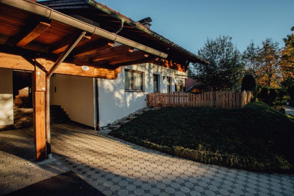 Budova, v ktorej sa apartmán nachádza