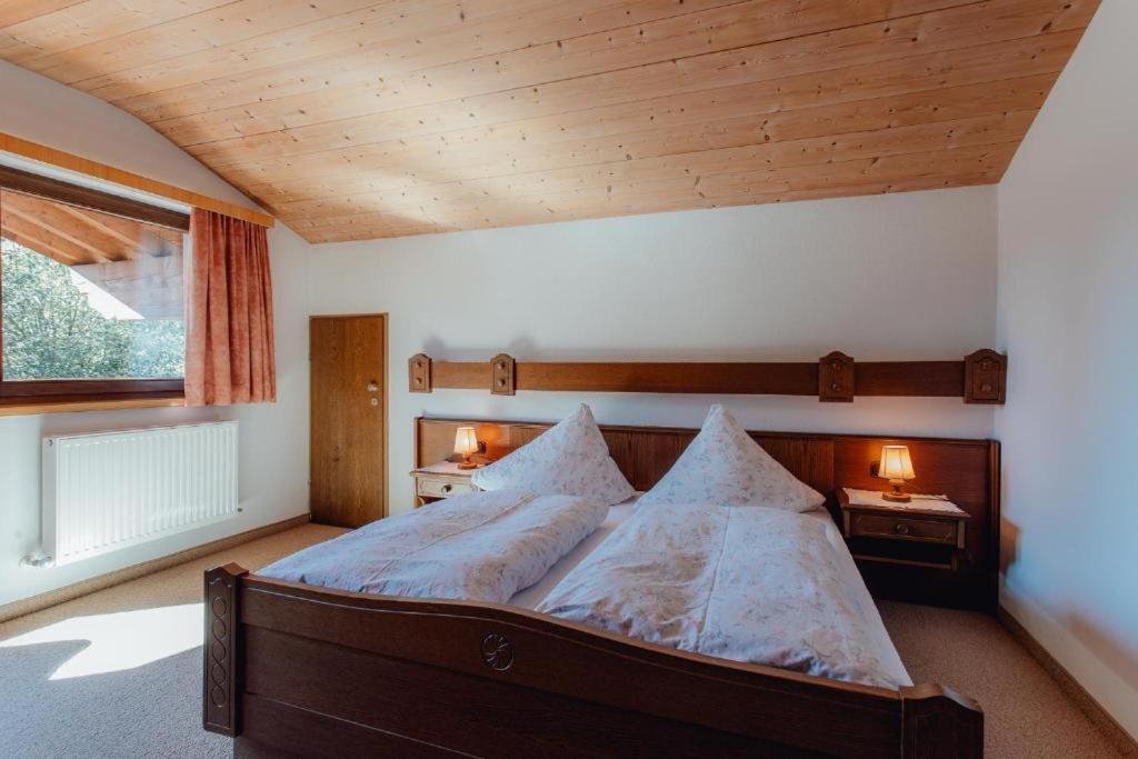 Posteľ alebo postele v izbe v ubytovaní Haus ANNELIES Top 1 by MoniCare
