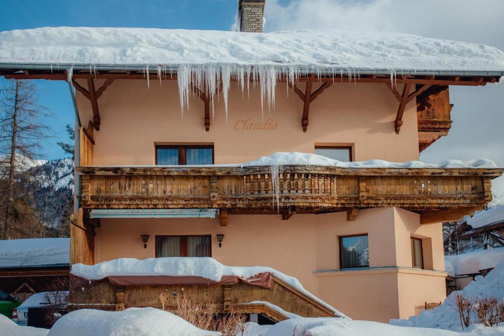 Appartement ERIKA by MoniCare (Haus Claudia) during the winter