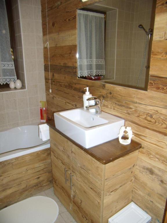 A bathroom at Appartement Letizia mit Sauna by MoniCare