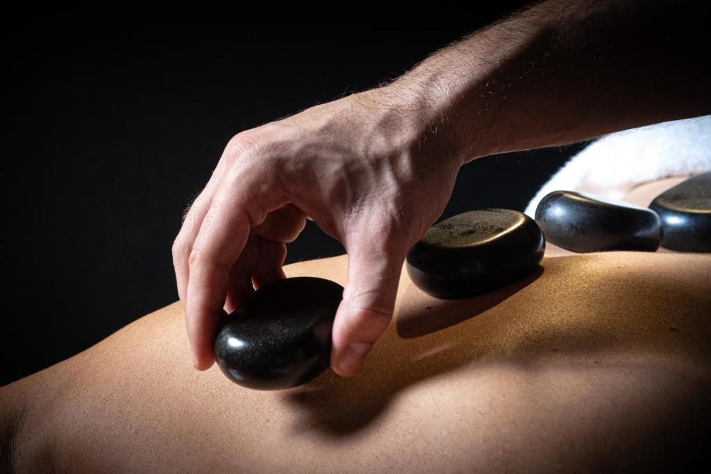 Spa and/or other wellness facilities at Les Pardines 1819 Mountain suites & SPA
