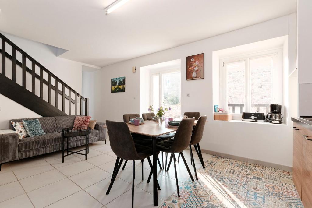 Khu vực ghế ngồi tại La Caulnaise - Maison climatisée avec terrasse