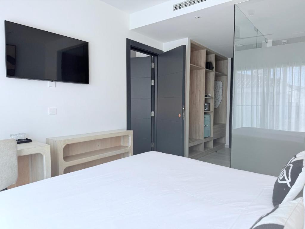 Hotel Cetina Cabo de Palos Puerto - Family Room With Balcony