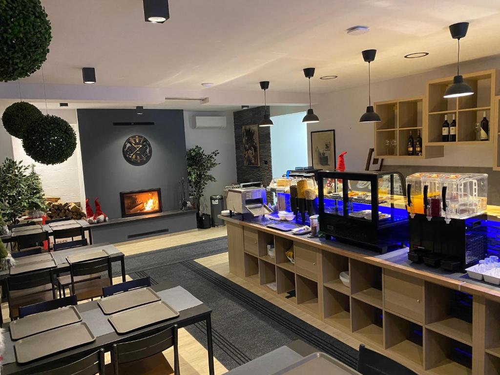 4TREES Airport Apartments and Rooms - 13