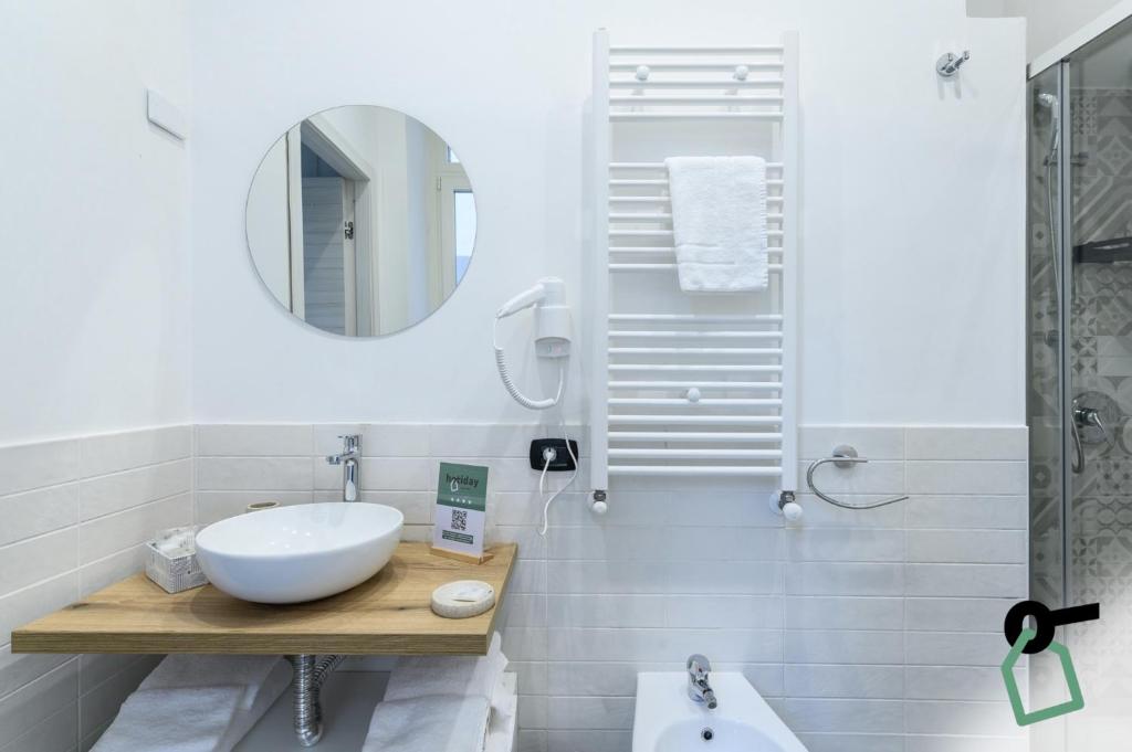 HOTIDAY Room Collection - Napoli Duomo - Resim 38