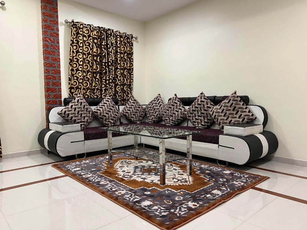 Posezení v ubytování Hotel Shriyan Mahabaleshwar