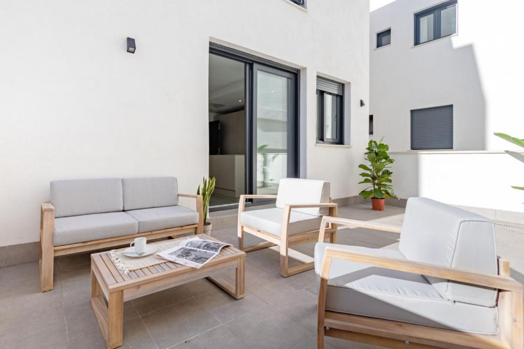 Wonderful apartment with terrace 1Bd1Bth- Center