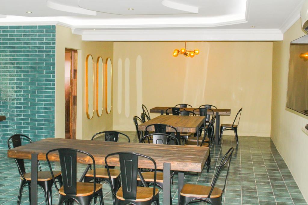 Restaurace v ubytování Imvomvo Country Lodge